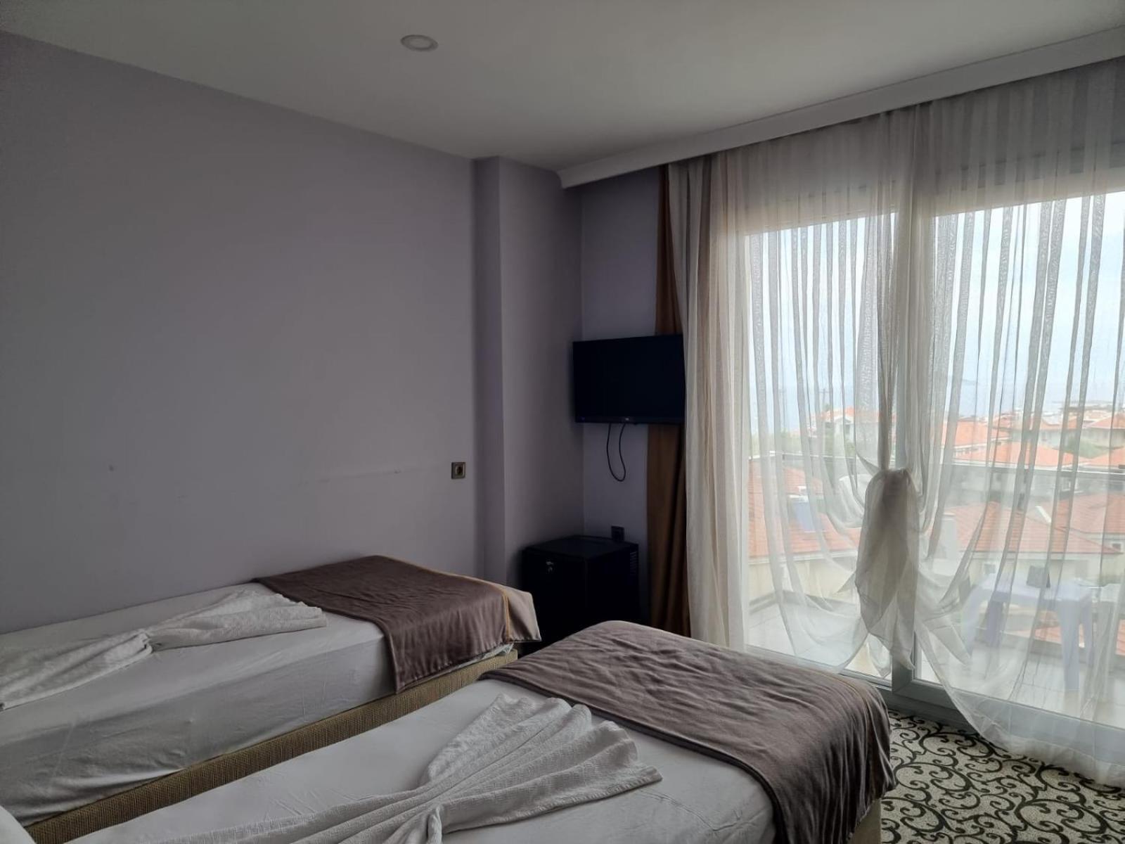 Elisa Hotel Ayvalik Exterior foto