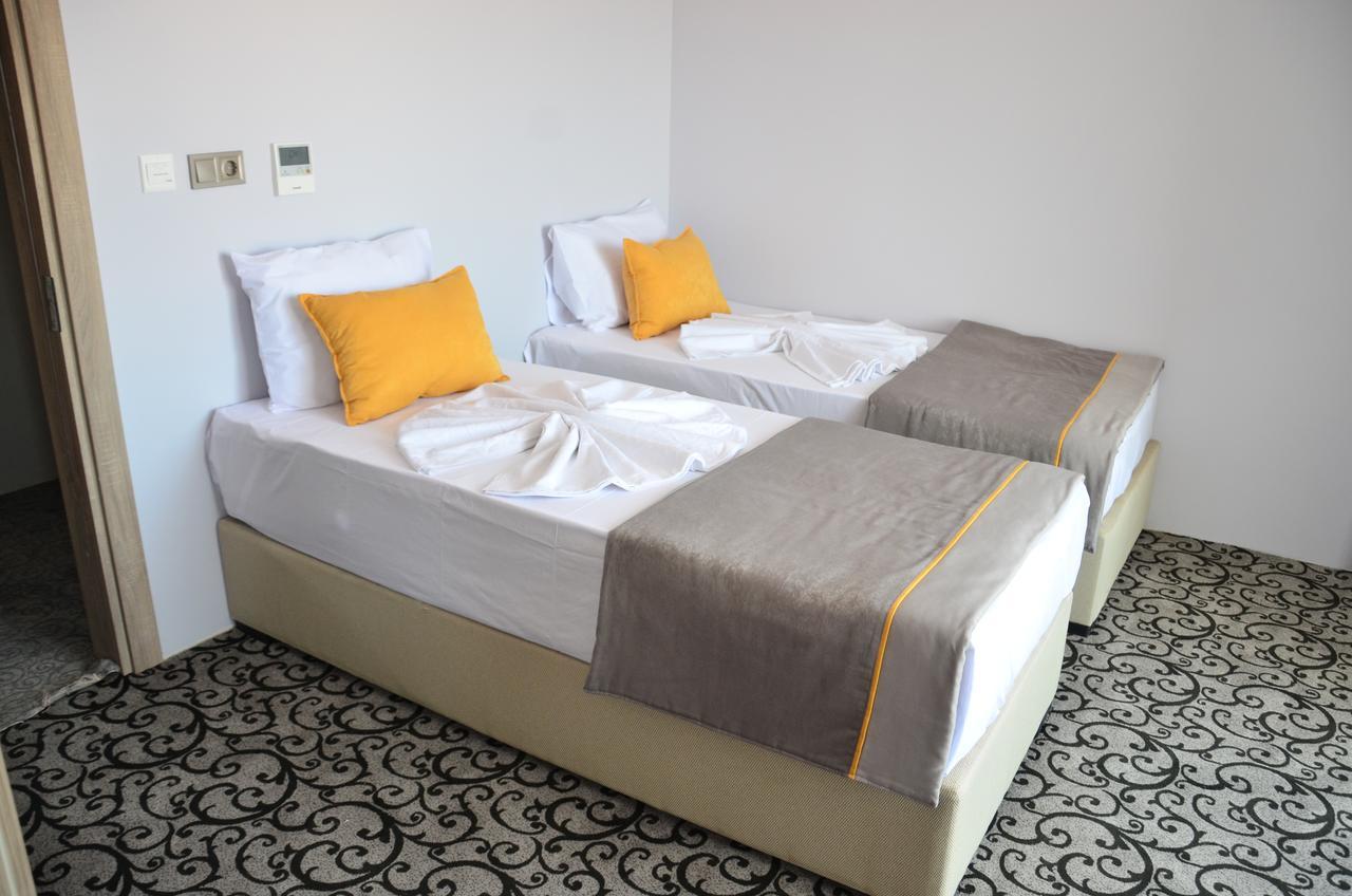 Elisa Hotel Ayvalik Quarto foto